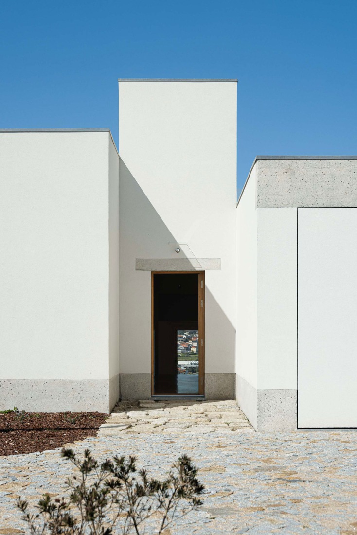 Pedrantil House by Helder da Rocha Arquitectos. Photograph by Ivo Tavares Studio.